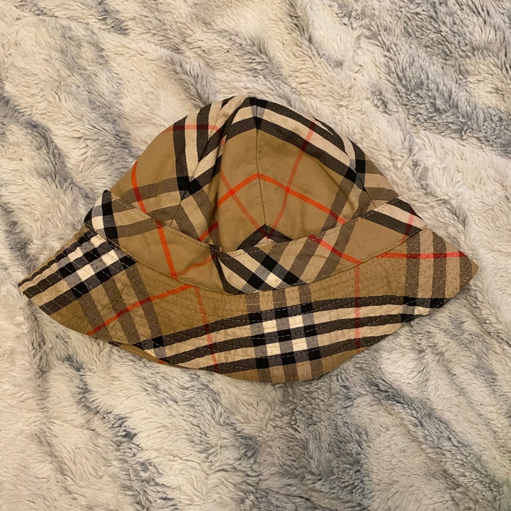 Vintage Burberry hat
